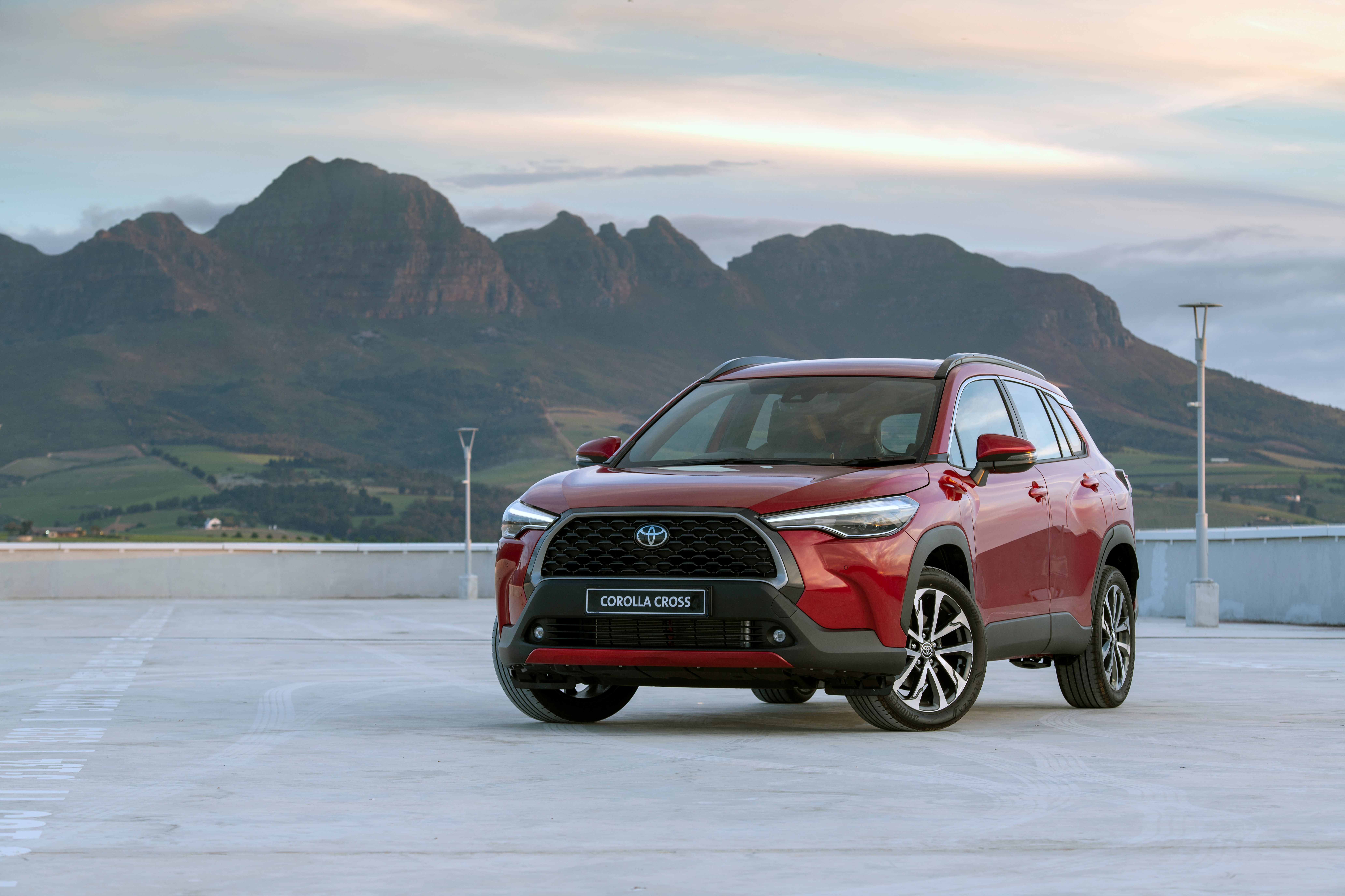 Toyota Corolla Cross 1.8 XS Hybrid (2022) Review