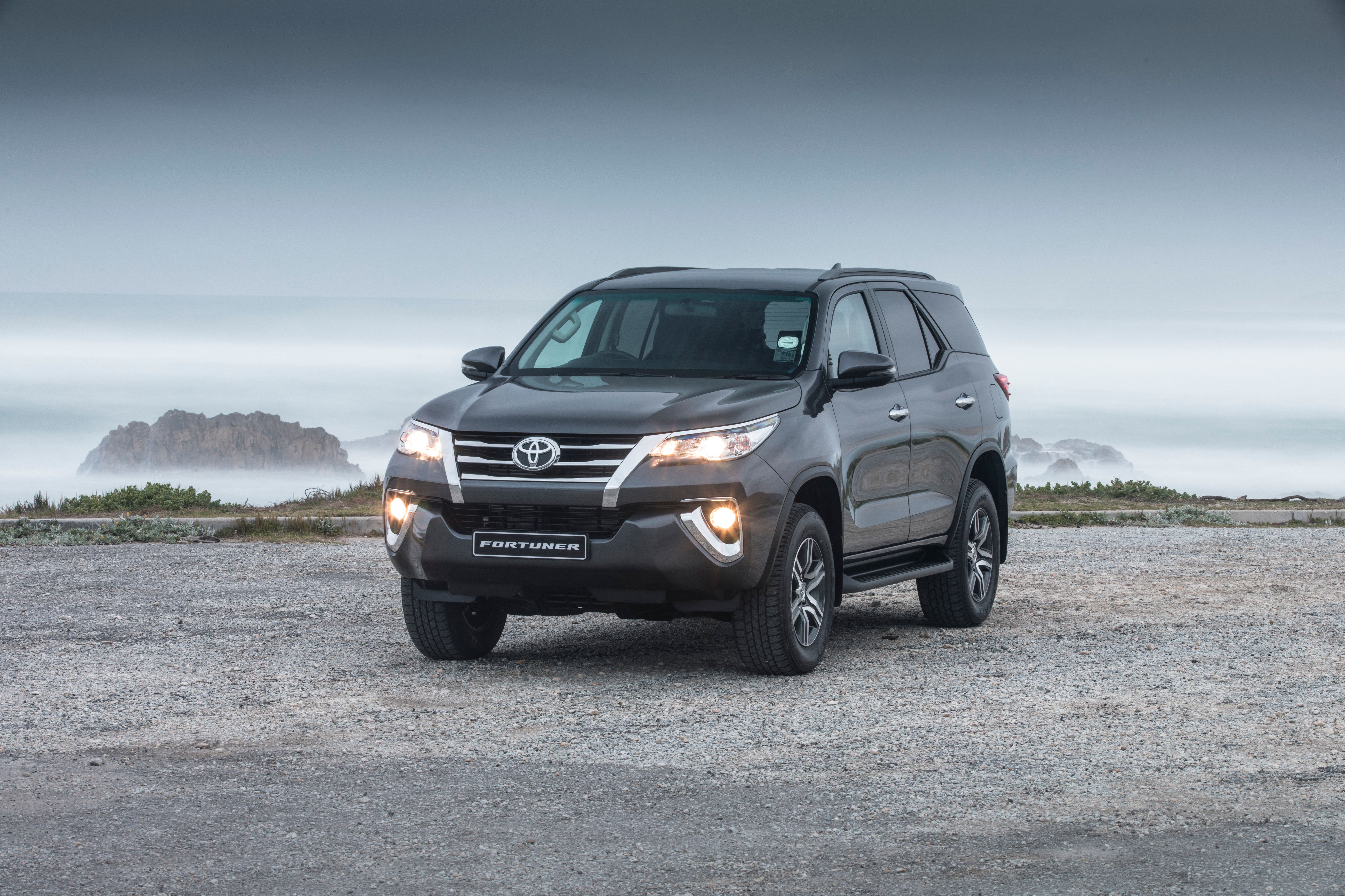 Toyota Fortuner 2.8 GD-6 / 2.4 GD-6 (2016) Review