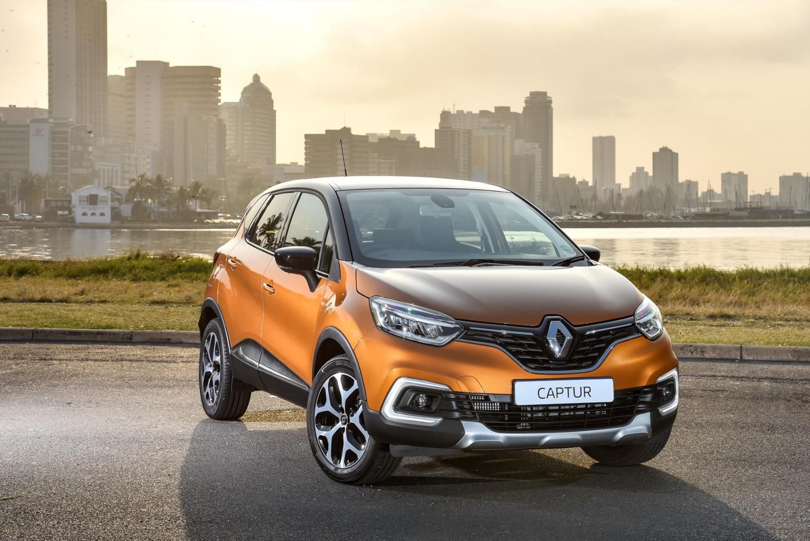 Renault Captur 1.2T DYNAMIQUE EDC 5DR (88KW) (2017) Review