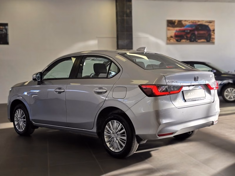 Honda Amaze 1.2 Comfort CVT (2026) Review — media 4