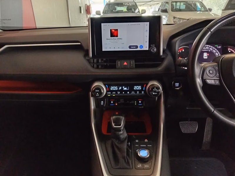 Haval H6 vs Toyota RAV4: Half the Price, Same Family SUV? — media 2