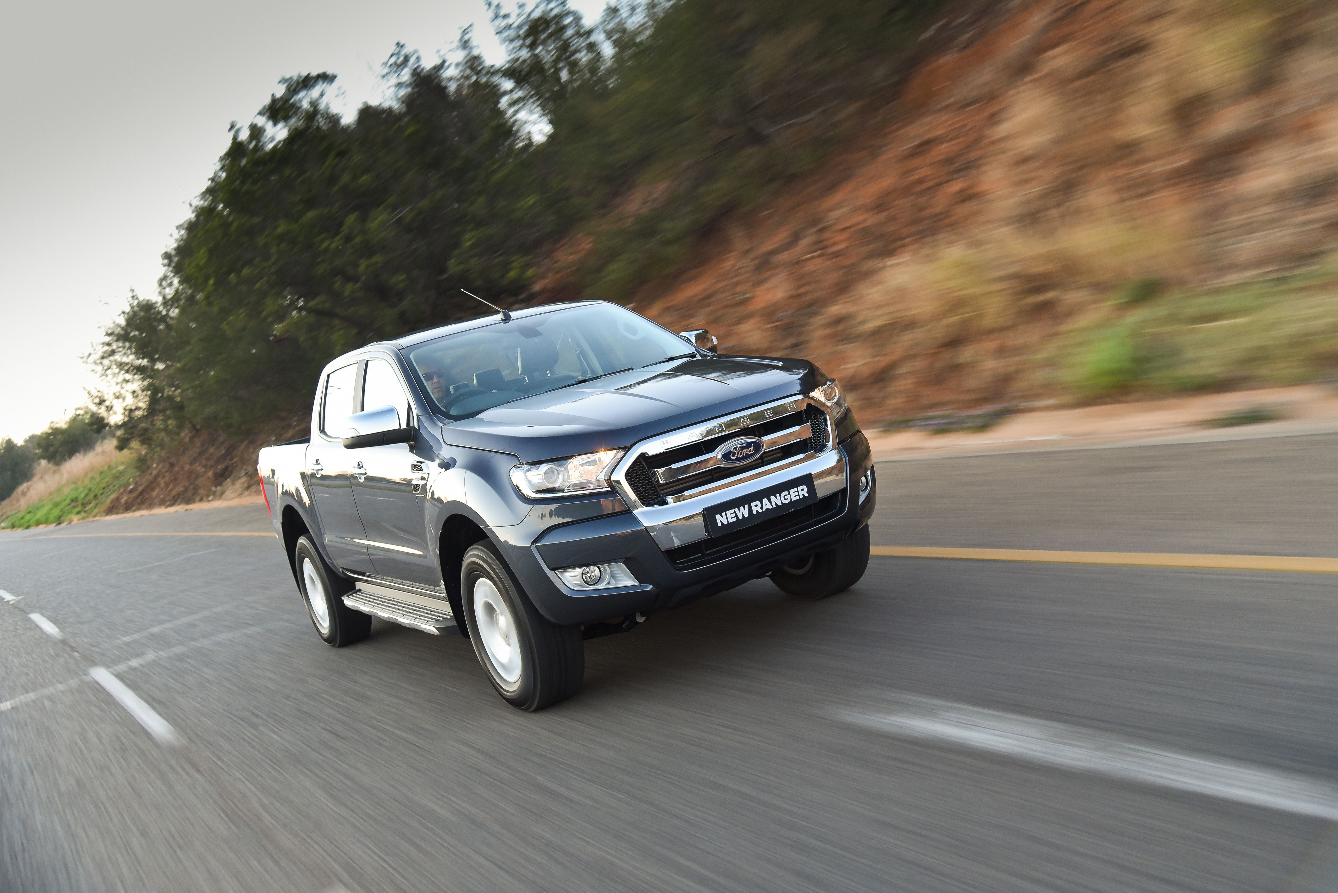 Ford Ranger 2.2 TDCi / 3.2 TDCi XLT (2016) Review